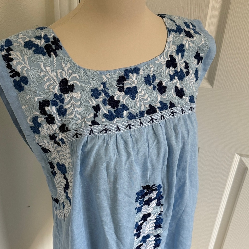 J Marie Embroidered Blue Women's Top - Picture 2 of 7
